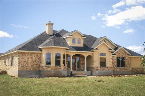 See more ideas about house plans, ranch house plans, ranch house. House Plan #136-1029 : 3 Bedroom, 2014 Sq Ft Texas Style ...