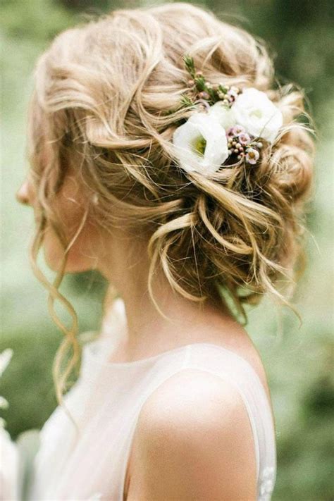 19 Ways To Wear Flowers In Your Bridal Hairstyle ~ Kiss The Bride