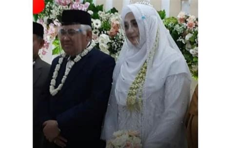 Menikah Lagi Ini Profil Istri Ketiga Din Syamsuddin News And