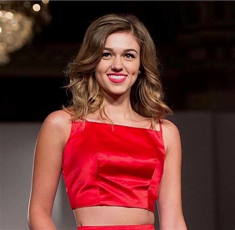 Sadie Robertson Reveals The Secret She Hid From Her Own Mother Until Now—and Its Empowering Women