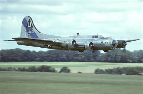 B 17g B 17 Bomber Flying Fortress The Queen Of The Skies