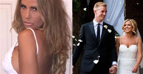 + body measurements & other facts. Joe Hart's wife slams Katie Price over wedding jibe: 'She ...