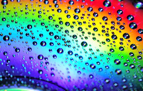 Обои Colorful Rainbow Water Macro Drops Droplets картинки на