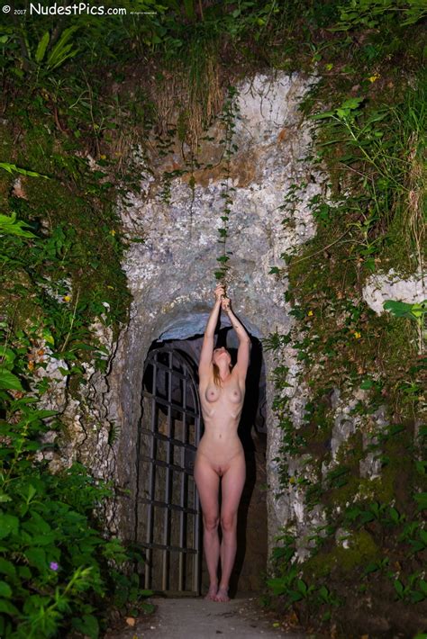 Naked Girl On The Door Of Her Cave House Free Full Hd Photo Bonnyart Com