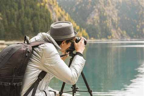 How to Become a Freelance Photographer for a Newspaper | Career Trend