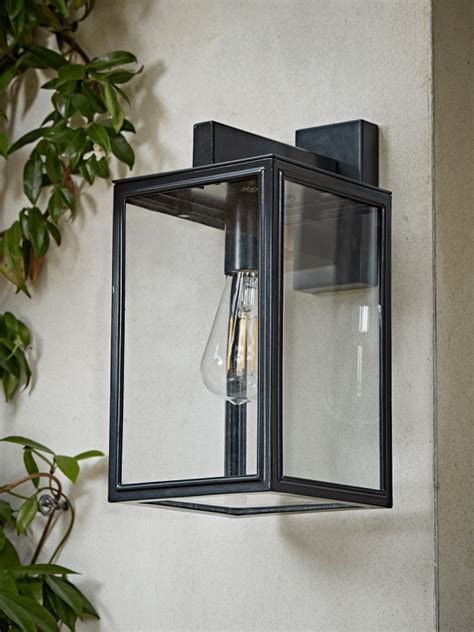 Clean lines and modern design: Box Carriage Lantern - Outdoor Lighting - Outdoor | Modern outdoor lighting, Wall lights ...