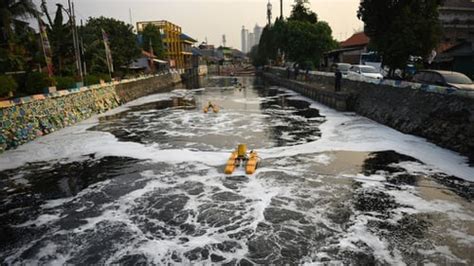 Sungai Sebagai Sumber Air Bersih Di Indonesia Tercemar Airkamiid