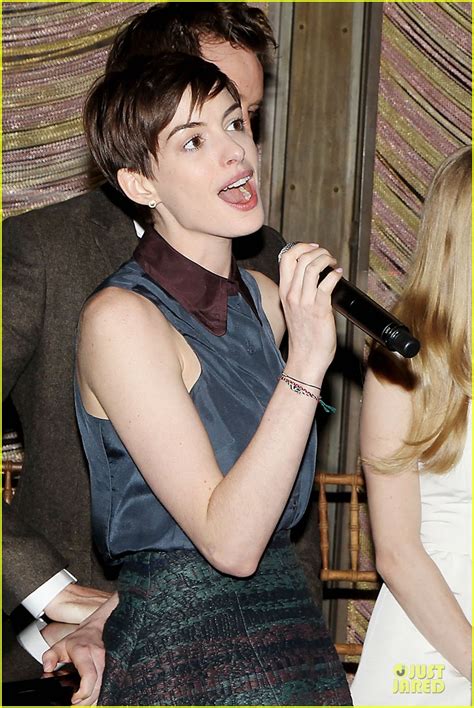 Anne Hathaway And Amanda Seyfried Les Miserables Luncheon Photo