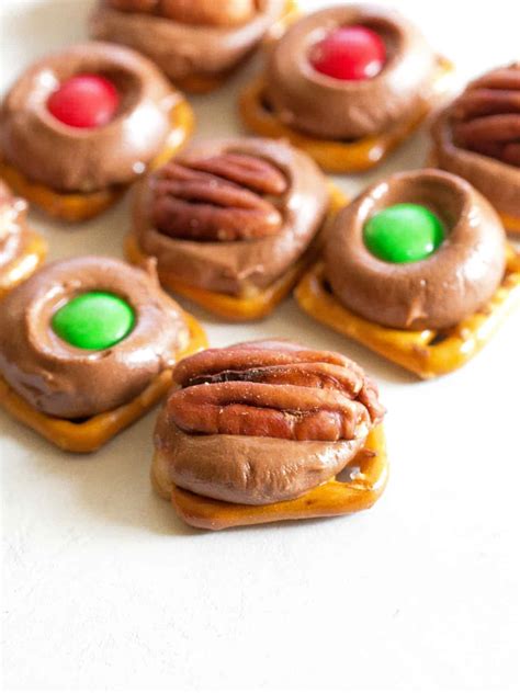 Rolo Pretzels Recipe The Girl Who Ate Everything Desertridgems