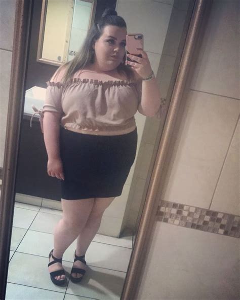 Spiteful Tinder Reject Brutally Fat Shames Girl Who Said No She