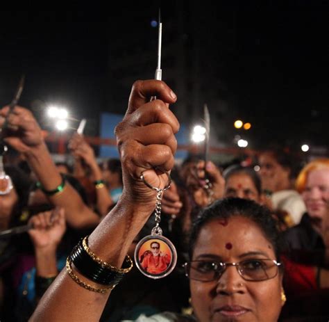 gewalt gegen frauen säureangriff auf vier junge lehrerinnen in indien welt