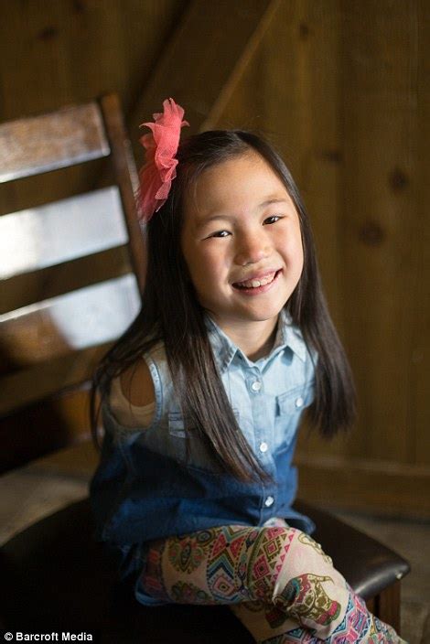 Learn About The аmаzіпɡ 7 Year Old Utah Girl Who Was Born Without Arms