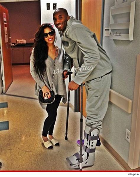 Kobe Bryant Put On A Happy Face And Posed For A Pic With Wife Vanessa