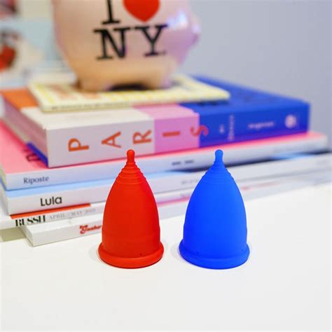 How To Insert And Use A Menstrual Cup With Pics Moxie