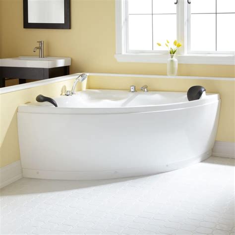 12 Small Bathtubs 54 Inch And 48 Inch Soaker Tubs For Small Bathrooms Apartment Therapy Large