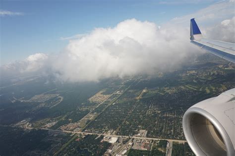 United Airlines Issues Houston Travel Waiver