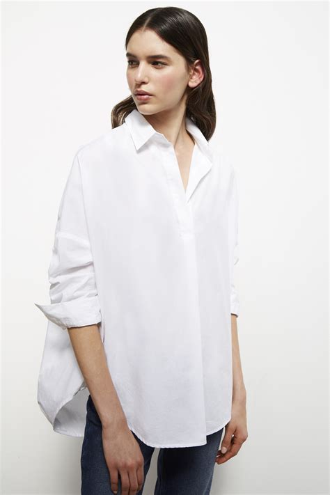 Get An Awesome Look With Womens White Shirts