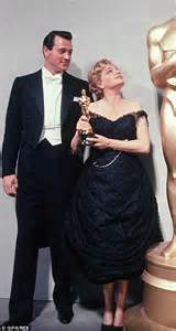 every dress worn by oscars best actress winners since 1929 revealed daily mail online