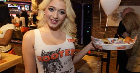 No Really A Hooters Girl Could Help You With Your Fantasy Football Draft Picks