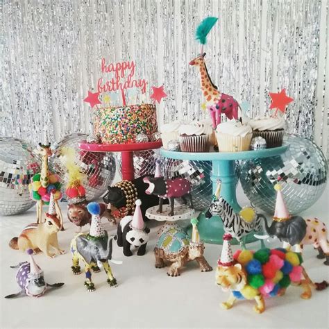 Pin By Pretty Little Showers On Party Animals Zoo Birthday Party