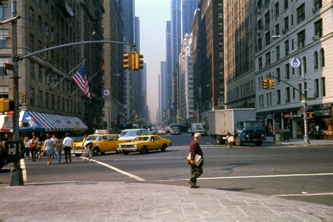50 amazing color photographs capture street scenes of new york city in the 1970s ~ vintage everyday
