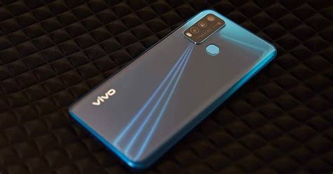 The vivo y30 packs a nice body that looks premium and elegant. Vivo Y30 with 5,000mAh battery now available in PH - revü