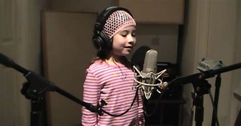 7 Year Old Girl Sings The National Anthem Like A Professional Singing