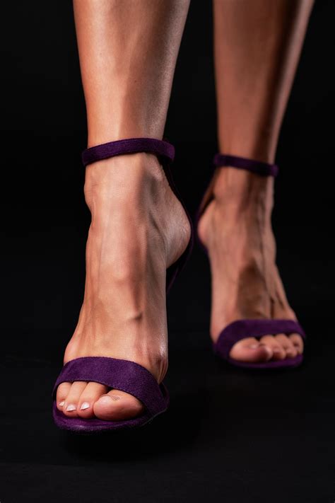 These feet were made for worship 💋 | Scrolller