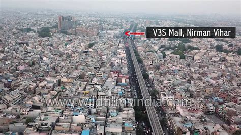 Crowded Delhi Laxmi Nagar Nirman Vihar V3s Mall Scope Minar In