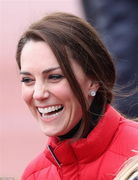 Kate Takes Part In A Relay Race At Londons Olympic Park Duchess Of Cambridge Kate Middleton