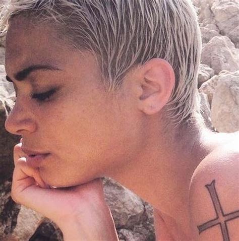 Explore quality entertainment images, pictures from top photographers around the world. Su Instagram tutti pazzi per Elodie Di Patrizi | Musica e Vip