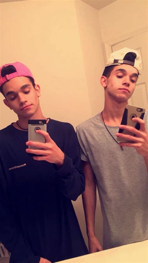Pin By Lauren On Lucas Dobre The Dobre Twins Famous Youtubers Marcus And Lucas