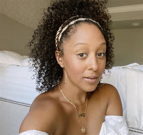 Tia And Tamera Mowry Curly Hair Styles Natural Hair Styles African American Hairstyles