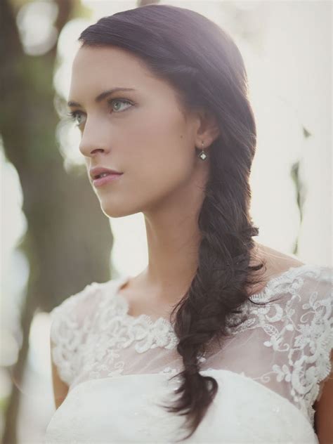 55 stunning wedding hairstyles for all brides in 2020. 20 Beach Wedding Hairstyles Ideas - Wohh Wedding