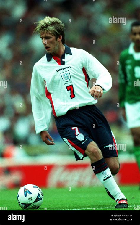 David Beckham England And Manchester United Fc 03 October 1998 Stock