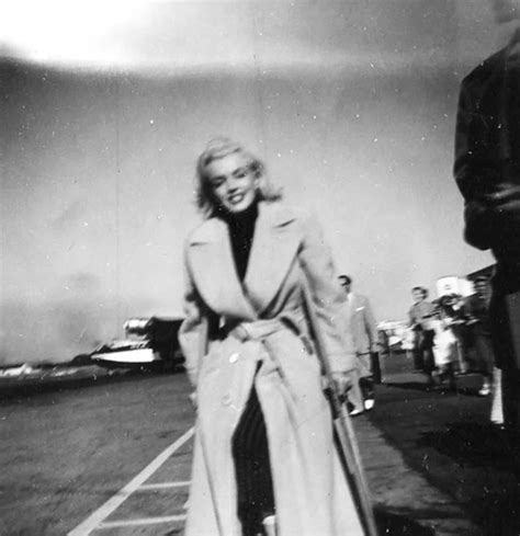 Marilyn On Crutches While Filming The River Of No Return Rmarilynmonroe