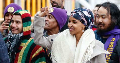 This Photo Of Ilhan Omars Swearing In Ceremony Shows Exactly Why