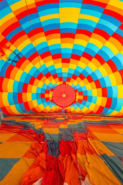 solve hot air balloon jigsaw puzzle online with 126 pieces