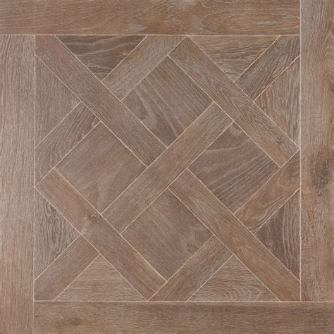 Porcelain Tile With Wood Grain Finish