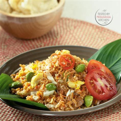 Nasi goreng apjay, punya menu favorit yaitu nasi goreng dengan bumbu kebuli lengkap dengan potongan daging kambing yang siap menggoyang lidah kamu. Resep Nasi Goreng Petai