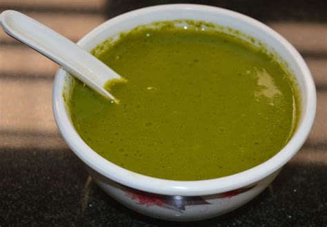 Easy Spinach Fresh Pea And Garlic Soup Delishably