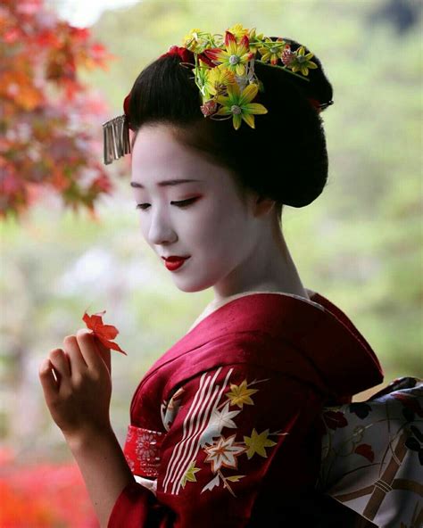 Pin By Q U I N T O I A ️ On Geisha Geisha Japan Japanese Geisha Portrait