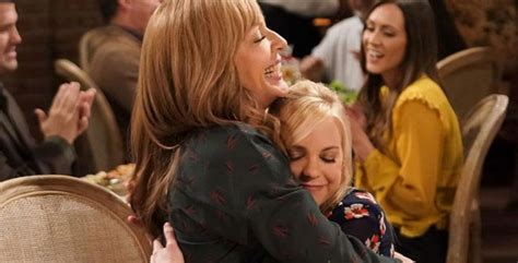 top five ways cbs hit sitcom mom could write off anna faris s christy