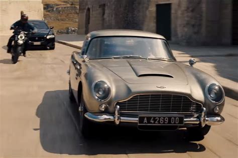 007s Stolen Aston Martin Db5 Has Finally Been Found Carbuzz