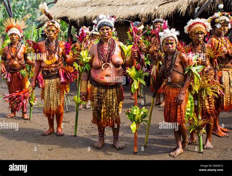 Women In The Selehoto Alunumuno Tribe In Traditional Tribal Dress Highlands Of Papua New Guinea