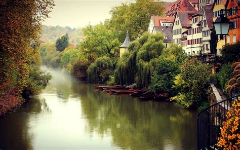 Deutschland Landschaft Herbst Nebel Fluss Boote Bäume Häuser