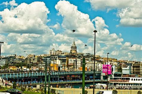 Doğanın ilhamı galata wind vizyonu ile buluştu, temiz bir gelecek için %100 temiz enerjiye dönüştü. Poyrazda Galata : Galata when there is Northeast WInd | Paris skyline, Istanbul, Skyline