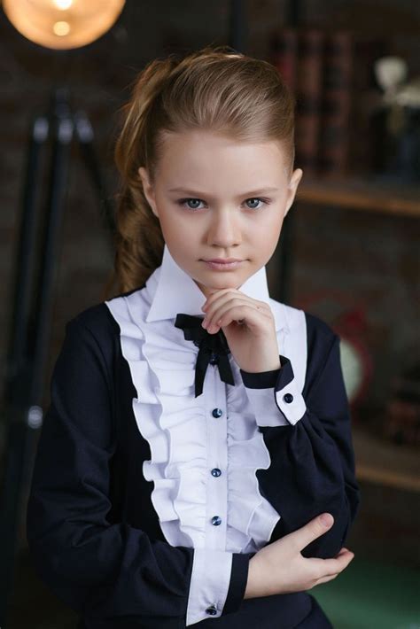 Купить красивую школьную блузку для девочки Стиль для маленькой девочки Платья для маленьких