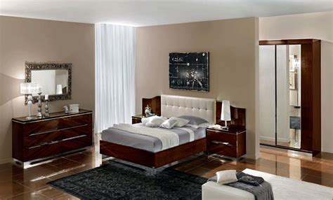 Matrix Italian Bedroom Set In Cherry Lacquer Finish