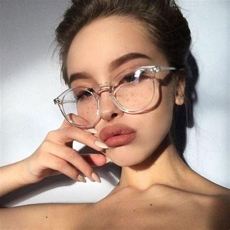 Aesthetic Girl With Round Glasses Ubicaciondepersonascdmxgobmx